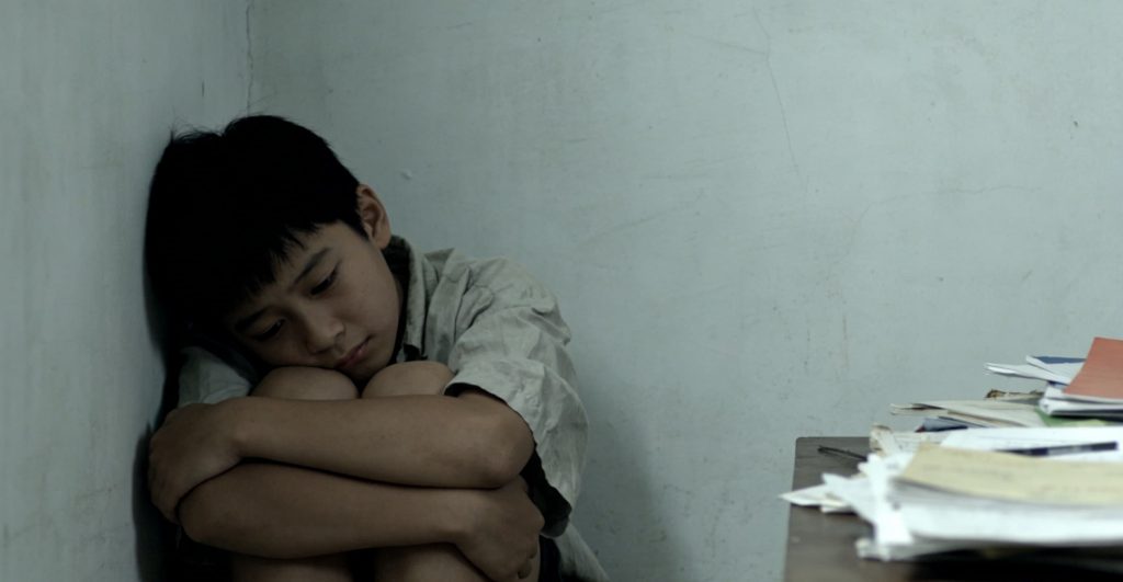 原生家庭的情感创伤，不必自愈，这样化解更轻松-栖心情感